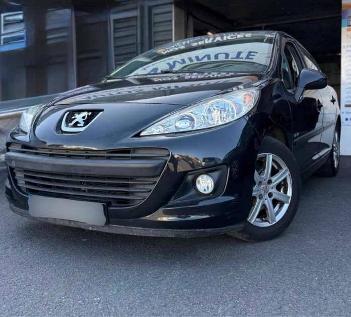PEUGEOT 207 1.4 VTI 95CH - IDEAL VILLE OU JEUNE PERMIS