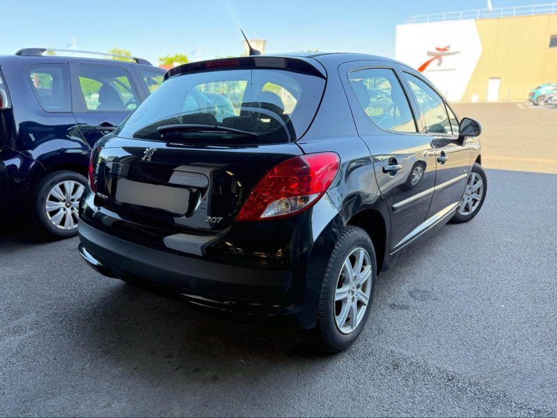 PEUGEOT 207 1.4 VTI 95CH - IDEAL VILLE OU JEUNE PERMIS