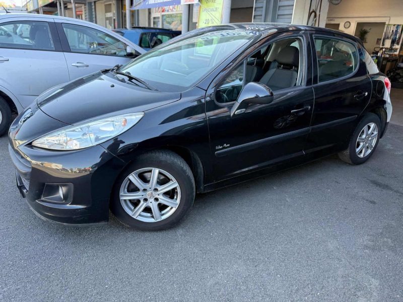 PEUGEOT 207 1.4 VTI 95CH - IDEAL VILLE OU JEUNE PERMIS