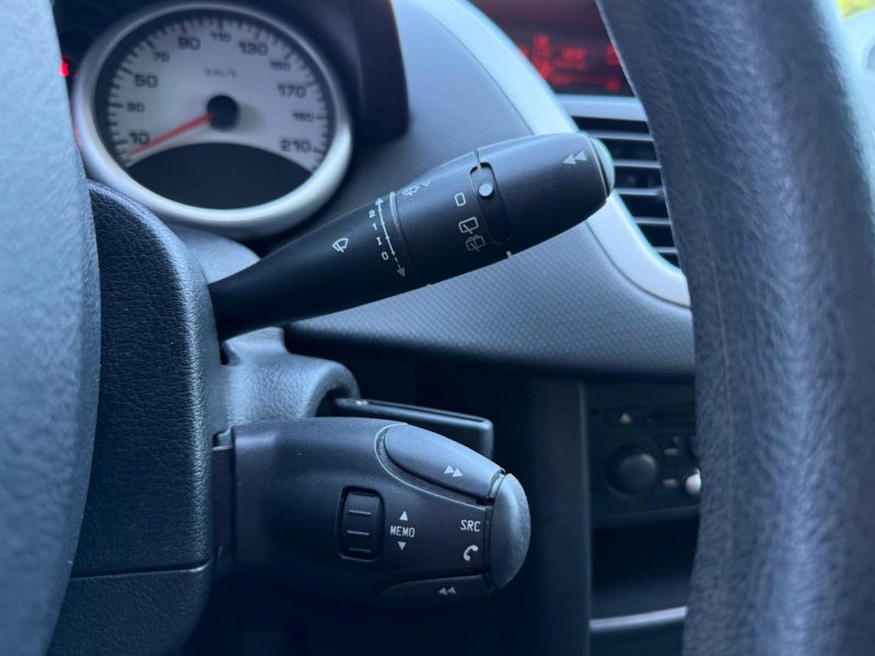 PEUGEOT 207 1.4 VTI 95CH - IDEAL VILLE OU JEUNE PERMIS