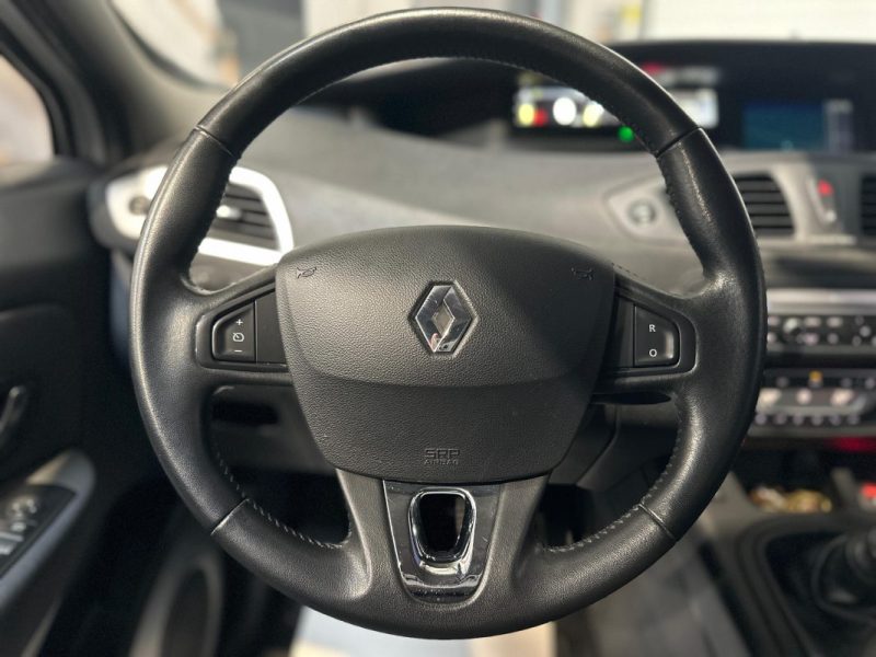 RENAULT SCENIC III 1.5 dCi 110ch AUTHENTIQUE / DISTRI OK