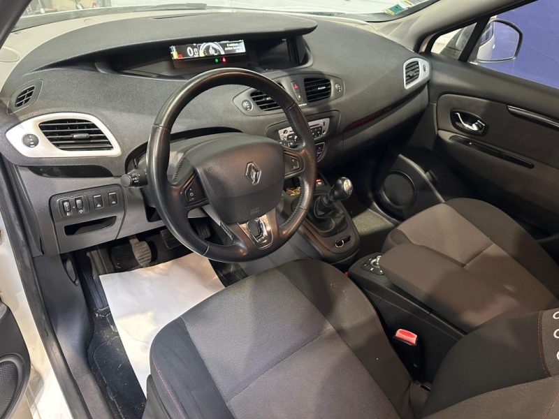 RENAULT SCENIC III 1.5 dCi 110ch AUTHENTIQUE / DISTRI OK