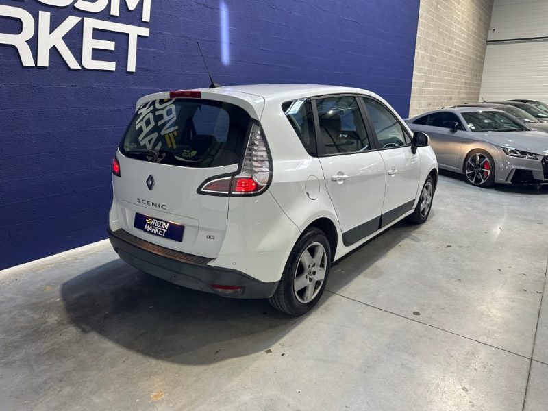 RENAULT SCENIC III 1.5 dCi 110ch AUTHENTIQUE / DISTRI OK