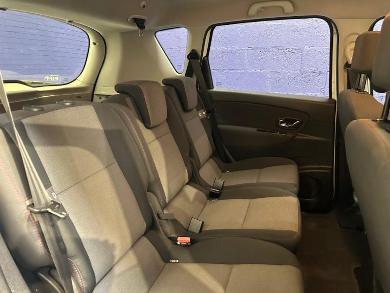 RENAULT SCENIC III 1.5 dCi 110ch AUTHENTIQUE / DISTRI OK