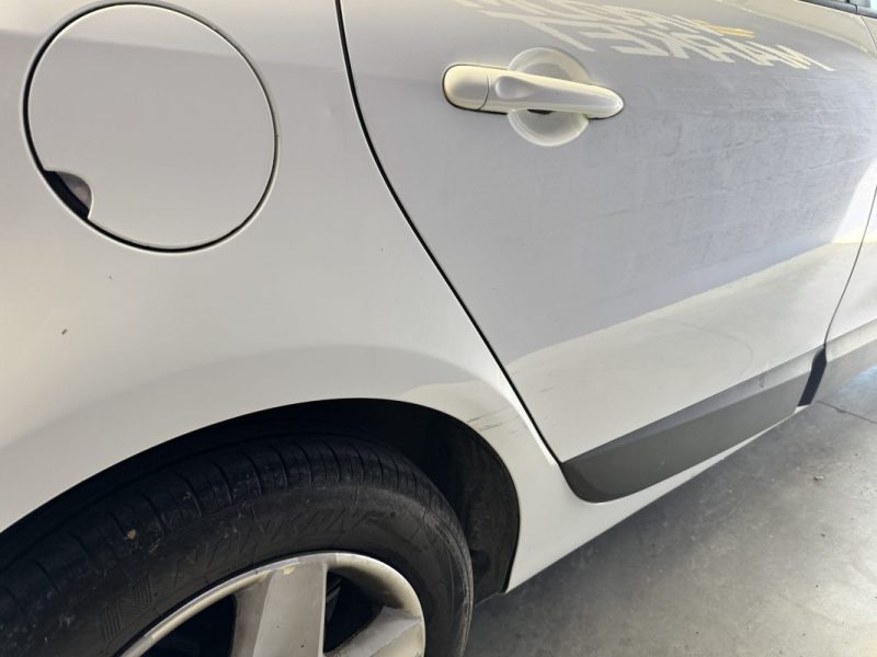 RENAULT SCENIC III 1.5 dCi 110ch AUTHENTIQUE / DISTRI OK