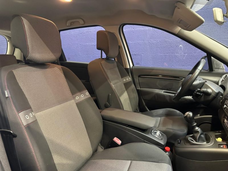 RENAULT SCENIC III 1.5 dCi 110ch AUTHENTIQUE / DISTRI OK