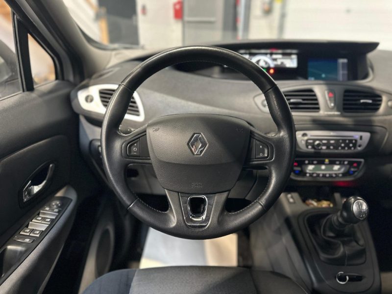 RENAULT SCENIC III 1.5 dCi 110ch AUTHENTIQUE / DISTRI OK