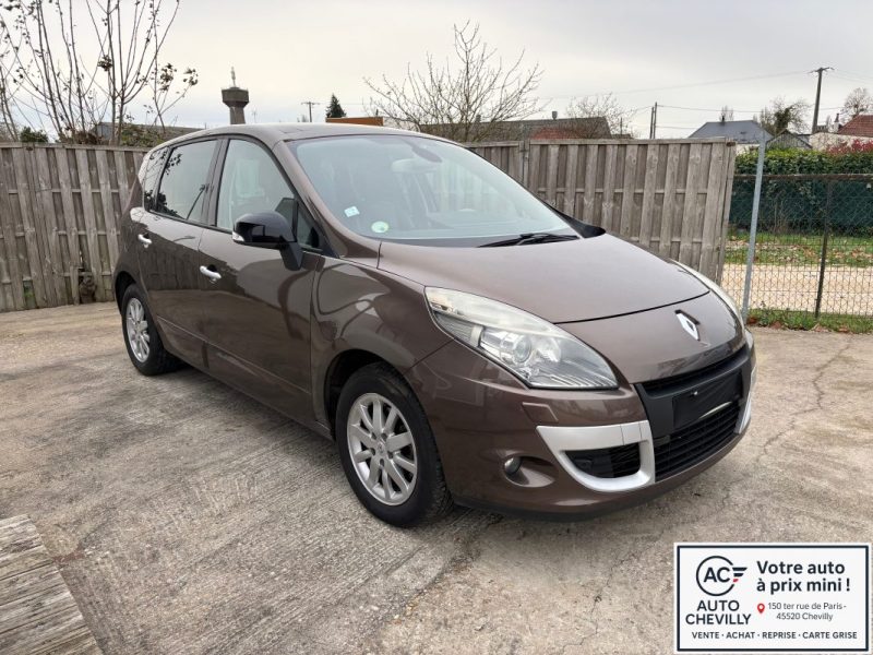 RENAULT SCENICIII 1.5 dCi 110ch BOSE XV de France BVA