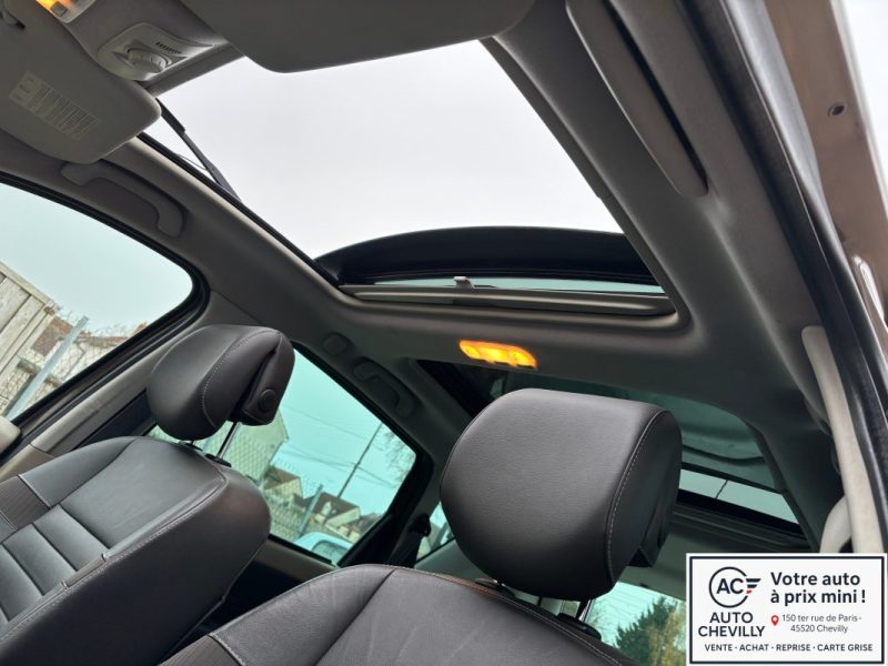 RENAULT SCENICIII 1.5 dCi 110ch BOSE XV de France BVA