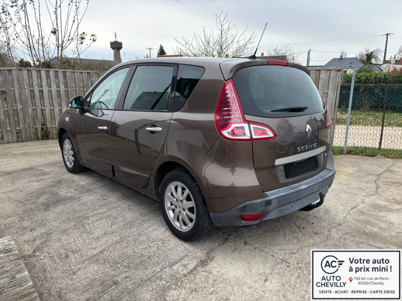 RENAULT SCENICIII 1.5 dCi 110ch BOSE XV de France BVA