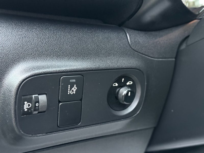 CITROËN C3 III 1.2 VTi 82 Live - Bluetooth / Clim / commandes au volant / Révisée & Garantie 6 mois.