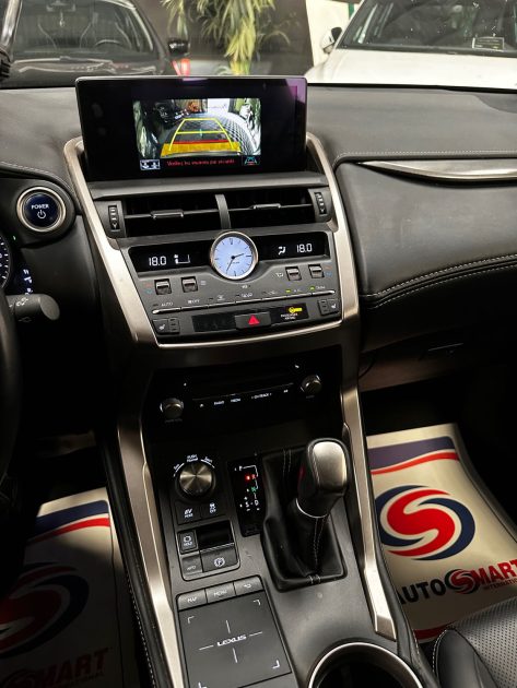 MAGNIFIQUE LEXUS NX 300H HYBRID AWD FINITION LUXE 197 CH (CAMÉRA DE RECUL, SIEGES CHAUFFANTS)