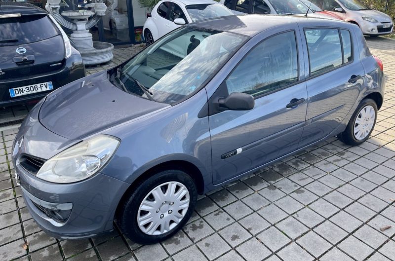 RENAULT CLIO III CONFORT DYNAMIQUE AUTHENTIQUE  1.5 DCI 70CV 2006