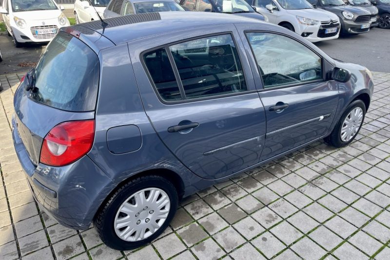 RENAULT CLIO III CONFORT DYNAMIQUE AUTHENTIQUE  1.5 DCI 70CV 2006