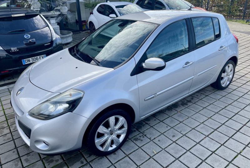 RENAULT CLIO III EXCEPTION TOMTOM A PACK CUIR 1.6 112 BA 2010