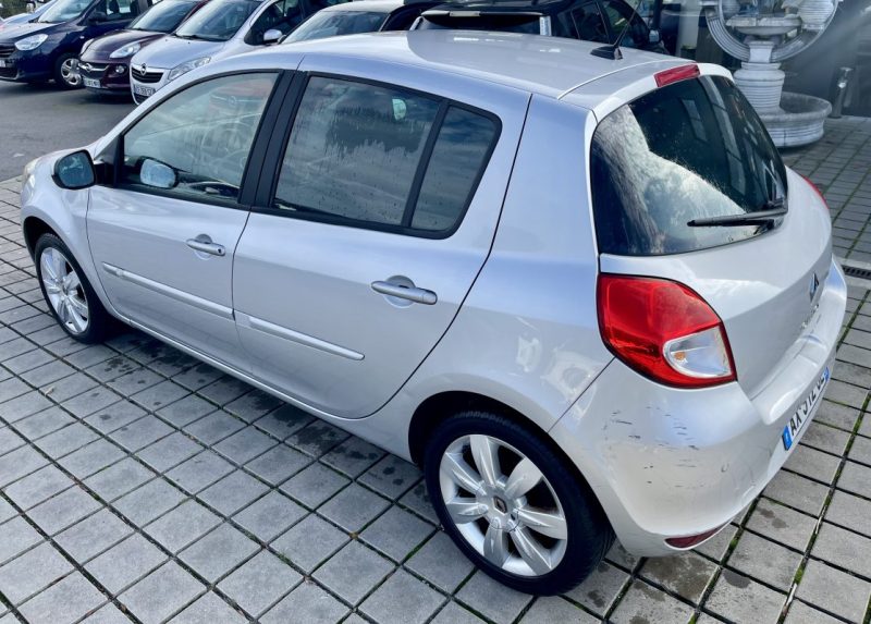 RENAULT CLIO III EXCEPTION TOMTOM A PACK CUIR 1.6 112 BA 2010