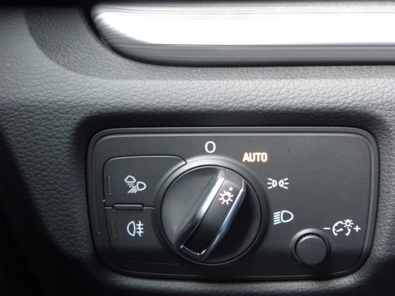 AUDI A3 SPORTBACK 1.6 TDI 110 CH AMBITION LUXE S-TRONIC 7 / 5 CH 2015