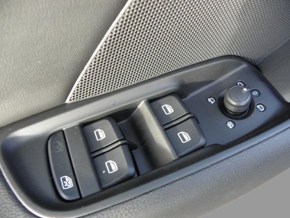 AUDI A3 SPORTBACK 1.6 TDI 110 CH AMBITION LUXE S-TRONIC 7 / 5 CH 2015