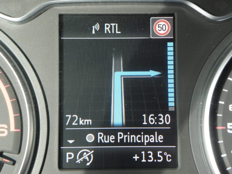 AUDI A3 SPORTBACK 1.6 TDI 110 CH AMBITION LUXE S-TRONIC 7 / 5 CH 2015