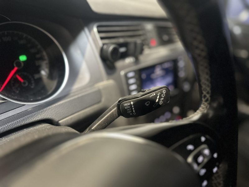 VOLKSWAGEN GOLF VII 2.0 TDI 150ch Lounge DSG6