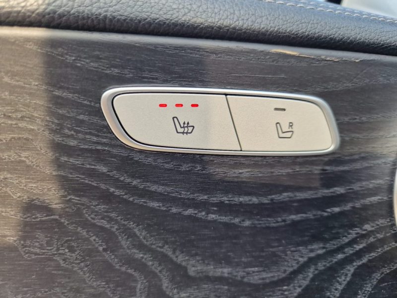 MERCEDES CLASSE E 220 D 194CH 9G-TRONIC AMG Line / Garantie 12 mois