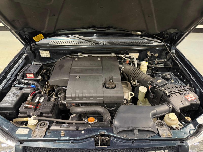 MITSUBISHI PAJERO 2.0 GDI PININ INTENSE AUTOMATIK 2000 2005