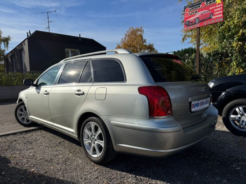 TOYOTA AVENSIS II  BREAK 2L D-4  VVT-i  LINEA SOL PACK 1er main2005 