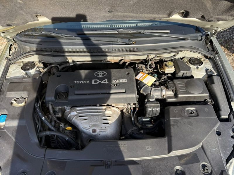 TOYOTA AVENSIS II  BREAK 2L D-4  VVT-i  LINEA SOL PACK 1er main2005 