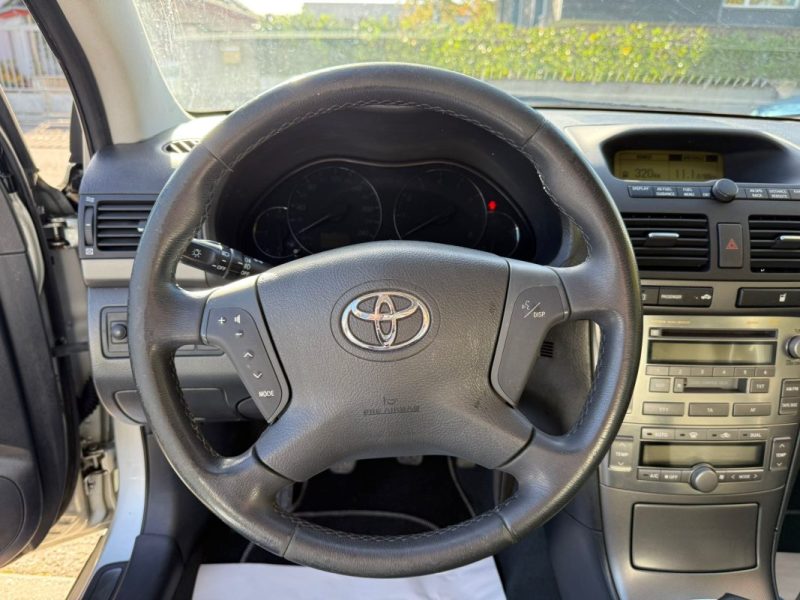 TOYOTA AVENSIS II  BREAK 2L D-4  VVT-i  LINEA SOL PACK 1er main2005 