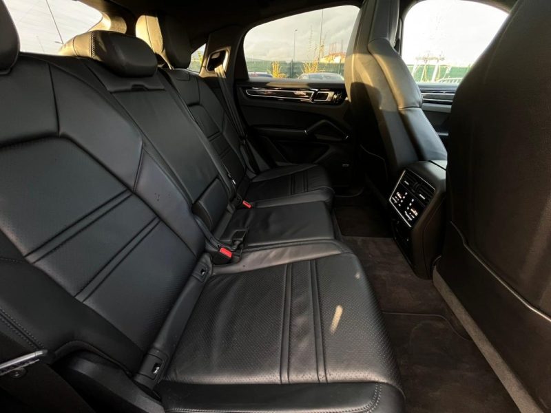 Porsche Cayenne 3.0 V6 462ch E-Hybrid • 2019 • Full Options 