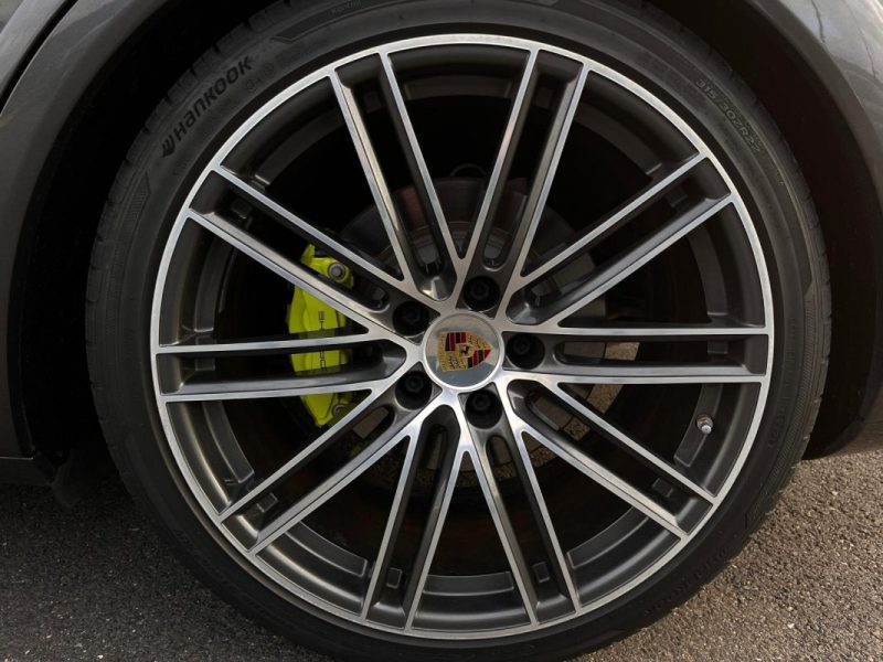 Porsche Cayenne 3.0 V6 462ch E-Hybrid • 2019 • Full Options 