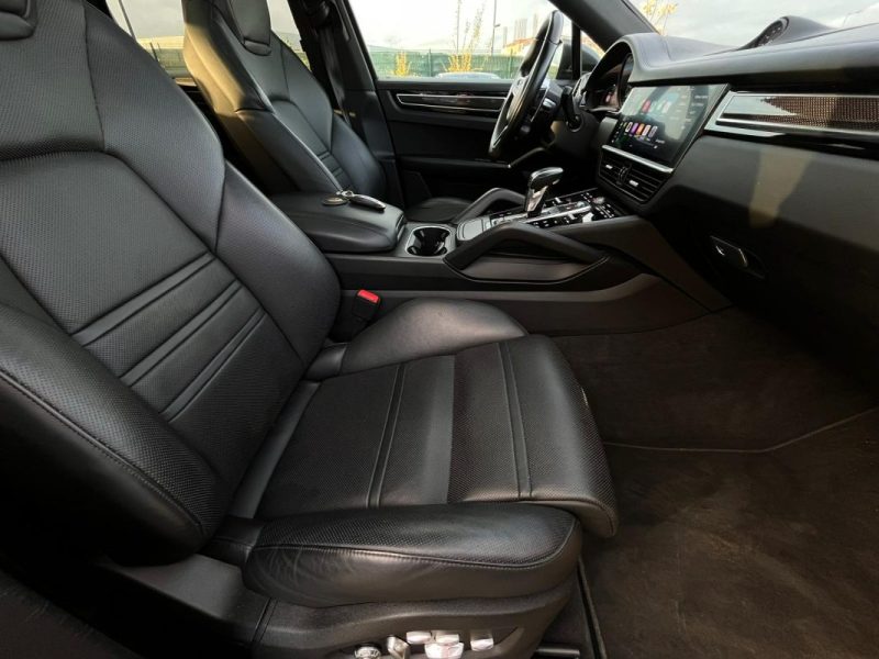 Porsche Cayenne 3.0 V6 462ch E-Hybrid • 2019 • Full Options