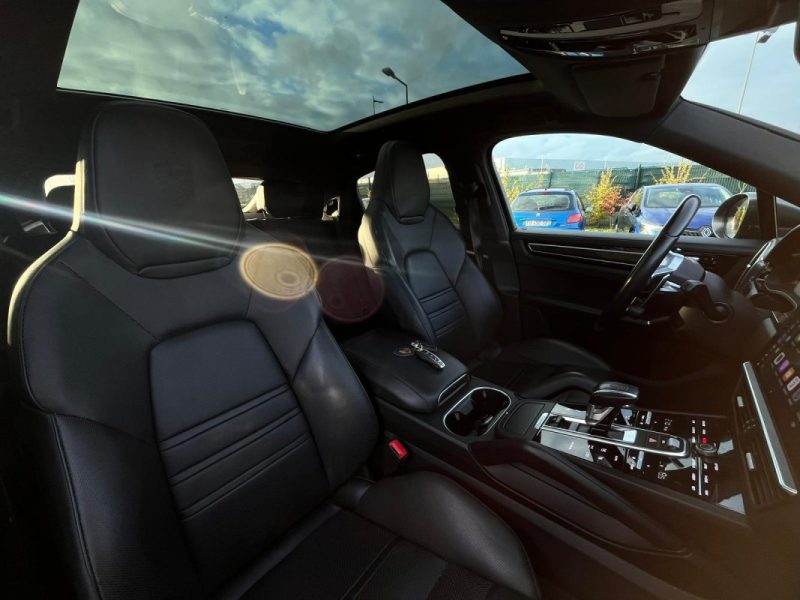 Porsche Cayenne 3.0 V6 462ch E-Hybrid • 2019 • Full Options