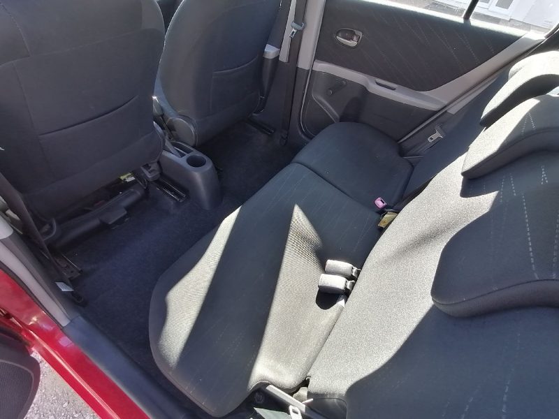 TOYOTA Yaris - 87ch essence 1.3 VVT-I