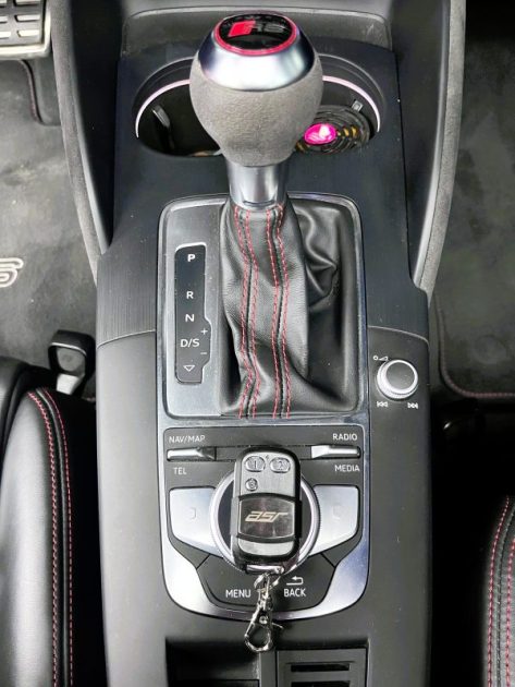 superbe audi rs3 2.5 TFSI 400CH quattro s tronic 7 garantie 12 mois