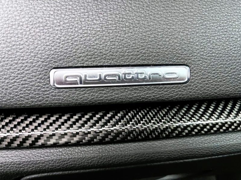 superbe audi rs3 2.5 TFSI 400CH quattro s tronic 7 garantie 12 mois