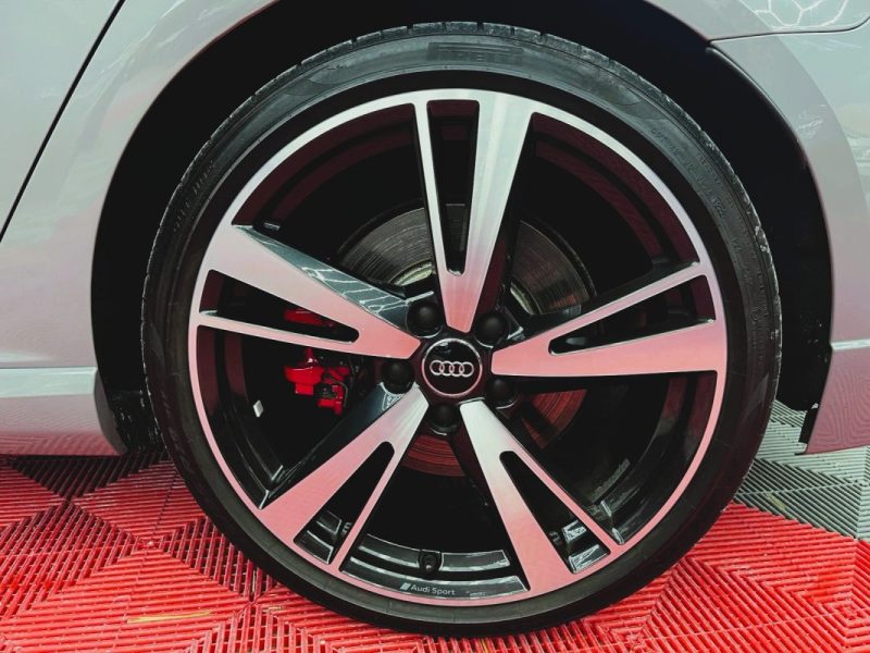 superbe audi rs3 2.5 TFSI 400CH quattro s tronic 7 garantie 12 mois