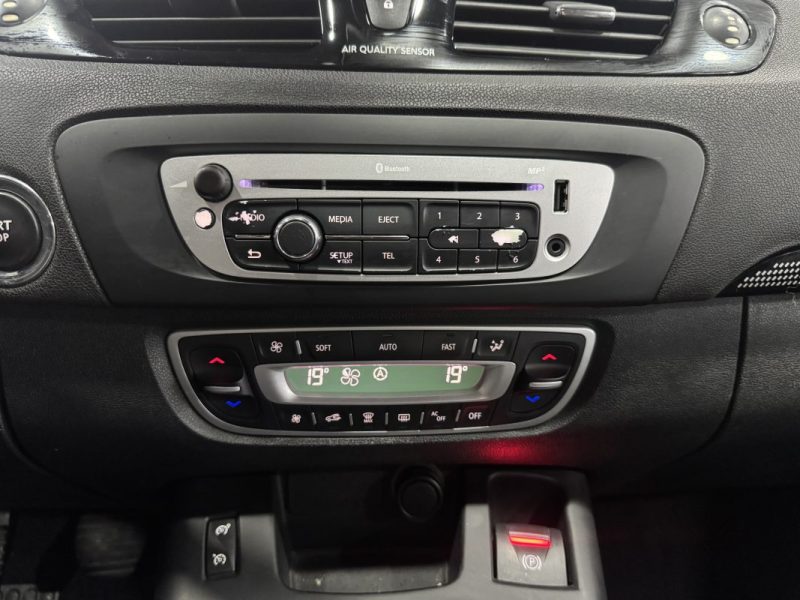 RENAULT SCENICIII 1.5 DCI 110CH FAP BOSE 7 PLACES 2012