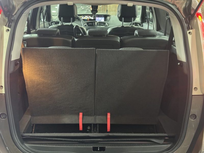 RENAULT SCENICIII 1.5 DCI 110CH FAP BOSE 7 PLACES 2012