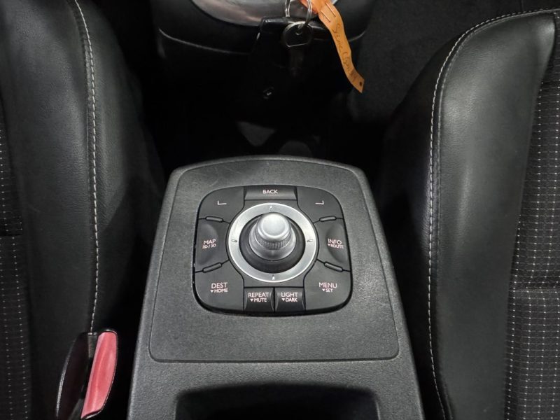 RENAULT SCENICIII 1.5 DCI 110CH FAP BOSE 7 PLACES 2012