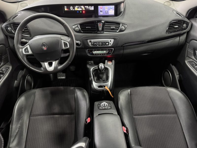 RENAULT SCENICIII 1.5 DCI 110CH FAP BOSE 7 PLACES 2012