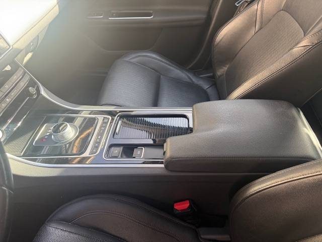 JAGUAR  XF V6 3.0 D 300CH PRESTIGE BVA+TOIT OUVRANT 2015