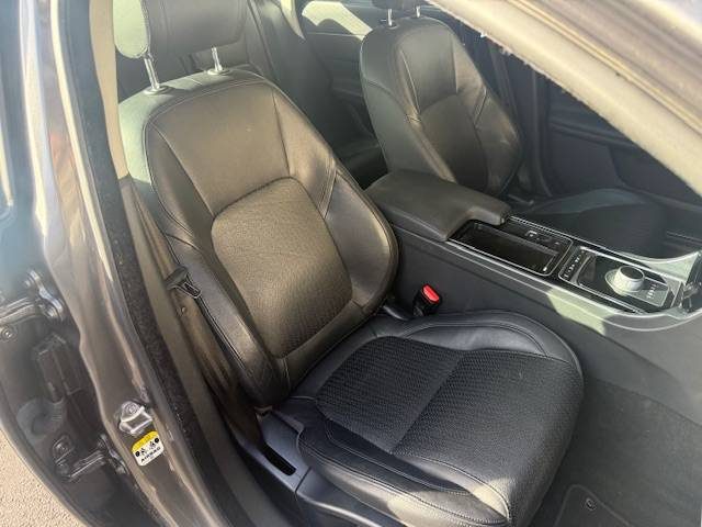 JAGUAR  XF V6 3.0 D 300CH PRESTIGE BVA+TOIT OUVRANT 2015