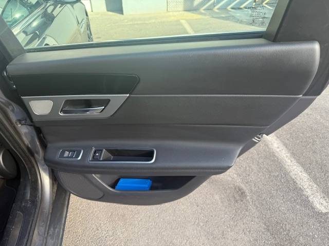 JAGUAR  XF V6 3.0 D 300CH PRESTIGE BVA+TOIT OUVRANT 2015