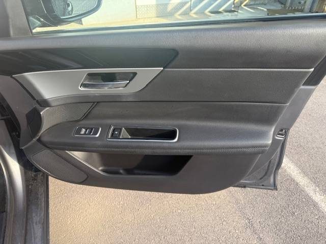 JAGUAR  XF V6 3.0 D 300CH PRESTIGE BVA+TOIT OUVRANT 2015