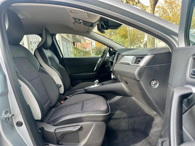 RENAULT CAPTUR 1.6 E-TECH HYBRIDE RECHARGEABLE 160 INTENS **1ÈRE MAIN** 