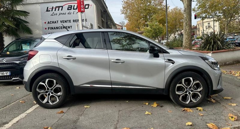 RENAULT CAPTUR 1.6 E-TECH HYBRIDE RECHARGEABLE 160 INTENS **1ÈRE MAIN** 