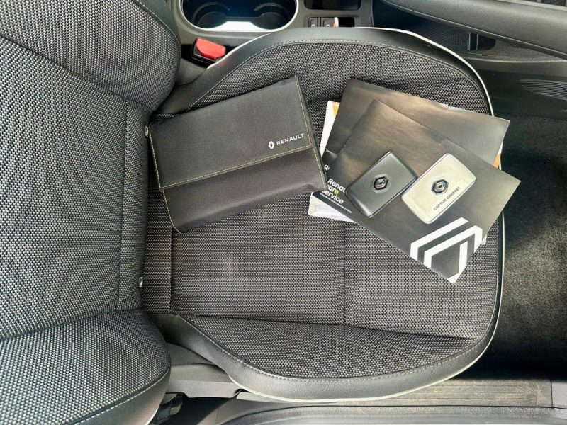 RENAULT CAPTUR 1.6 E-TECH HYBRIDE RECHARGEABLE 160 INTENS **1ÈRE MAIN** 