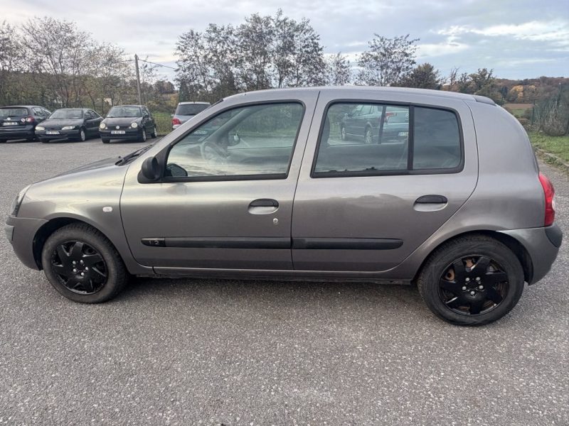 RENAULT CLIO II PHASE 2 1.2 I 60 CV DEPOT-VENTE 2003