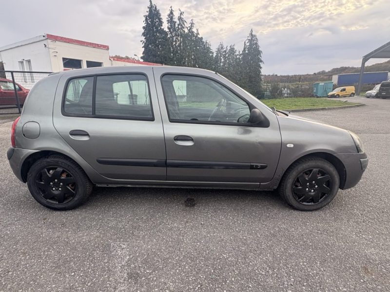RENAULT CLIO II PHASE 2 1.2 I 60 CV DEPOT-VENTE 2003